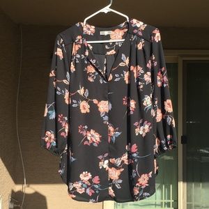 Black 3/4 Sleeve with loral Pattern Top